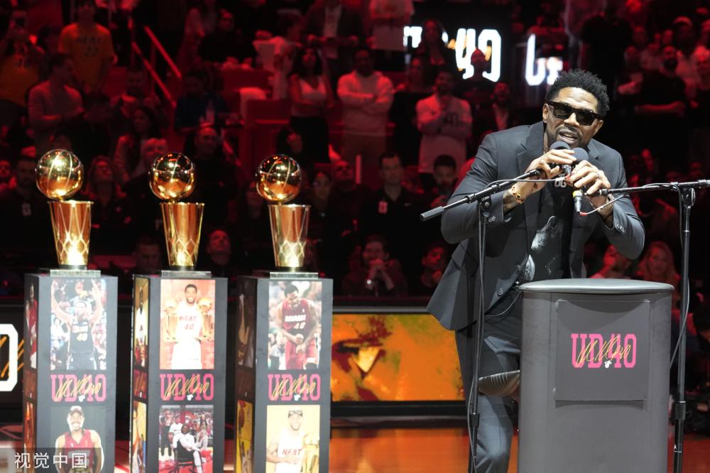 亚拉用他的 亚拉用他的